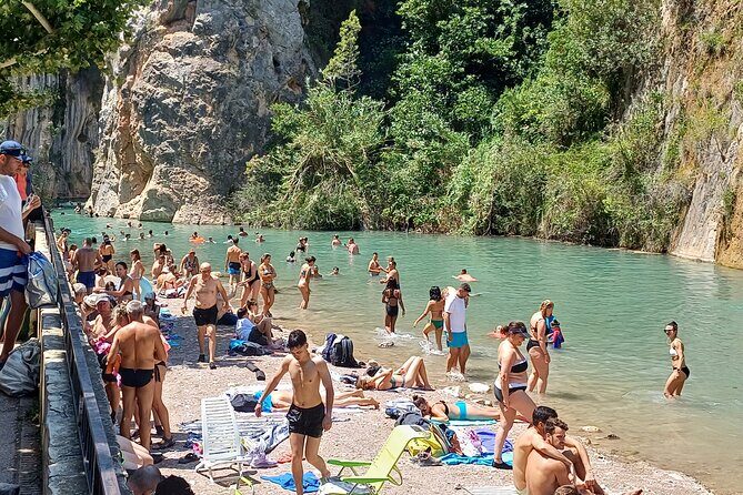 A day tour in Montanejos hot springs. - Getting started in Valencia: the 9:00 am meeting point