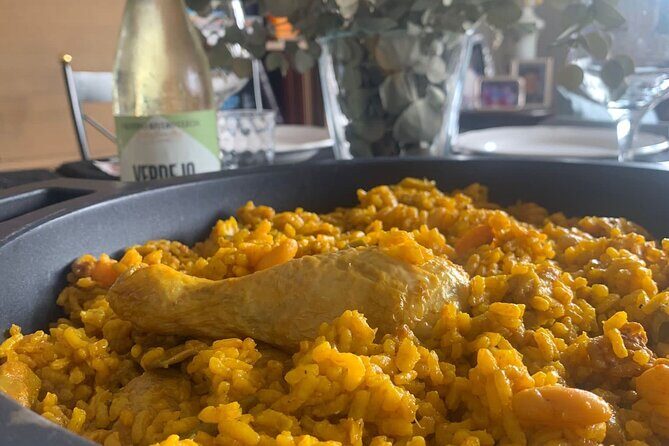 Authentic Paella Dinner in Valencia - Timing and logistics: your 8:00 pm start in Ciutat Vella