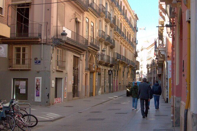 Between Two Gates: A Self-Guided Audio Tour in Valencia - Why this Valencia walk feels like a real route, not a checklist