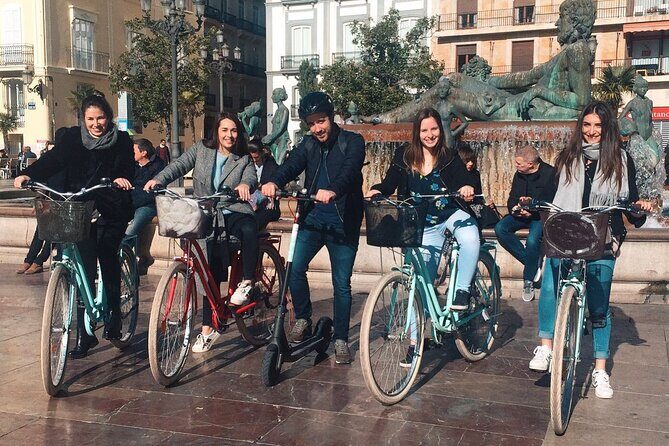 Bike Grand Valencia Private Tour - Starting in Ciutat Vella: Meeting Point and First Minutes