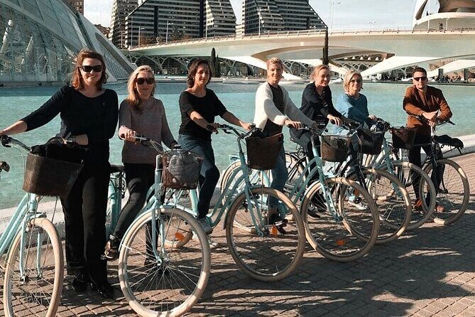 Bike Grand Valencia Private Tour - Stop 2: Jardi del Turia—Urban Park Life, Roman Ruins, and Park Gulliver (about 30 minutes)
