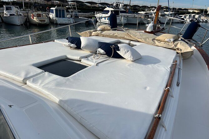 Chill and Sail in Valencia - Captain-led comfort and hospitality: why the best sails feel personal