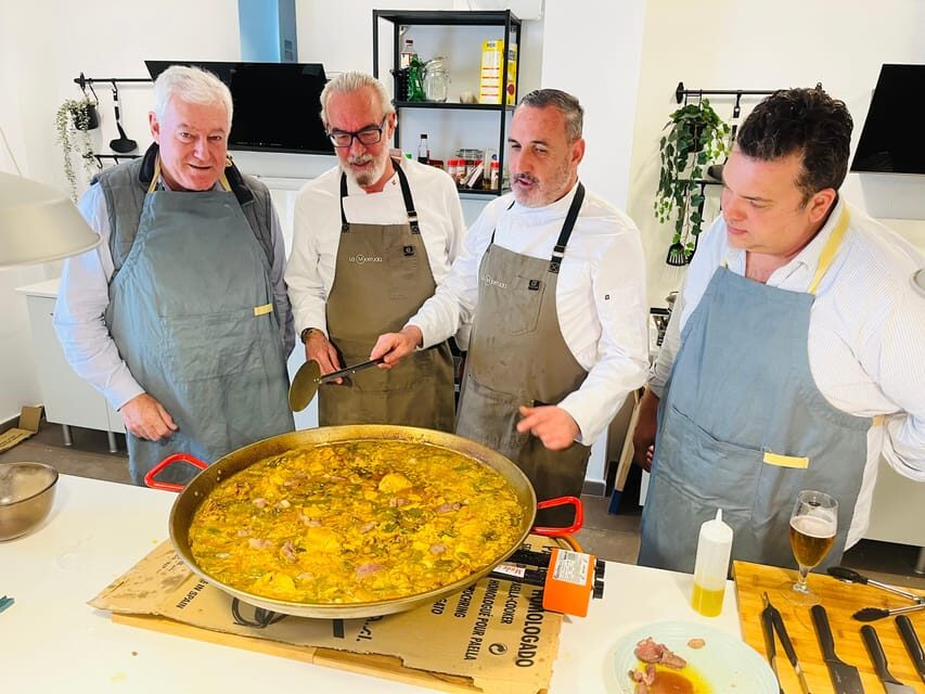 Class of Valencian Paella with welcome drinks and tapas - Key highlights you’ll care about