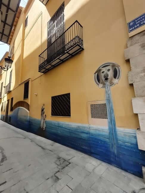 Discover Valencia yourself with a Playful walking tour! - Quizzes, riddles, and creative tasks: learning that doesn’t feel like studying