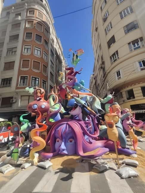 Discover Valencia yourself with a Playful walking tour! - Your ~3-hour Valencia route: what to expect along the way