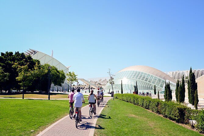 Essential Valencia by Bike | Discover the City’s Best in One Ride - Turia Gardens: The Easy-Spin Green Run You’ll Remember