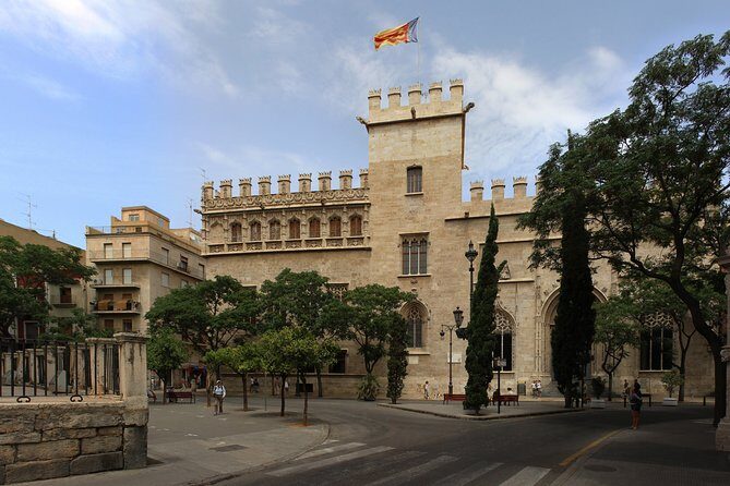 Essential Valencia: Local Culture and Gastronomy - Barrio del Carmen: where old Valencia still breathes