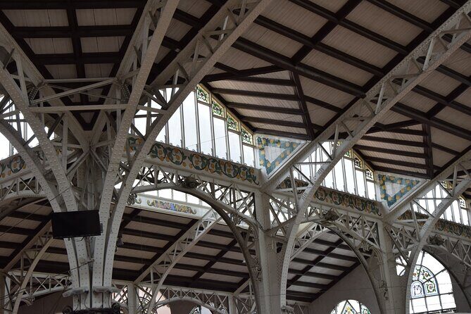 Essential Valencia Tour - Ajuntament de Valencia: neoclassical power up close