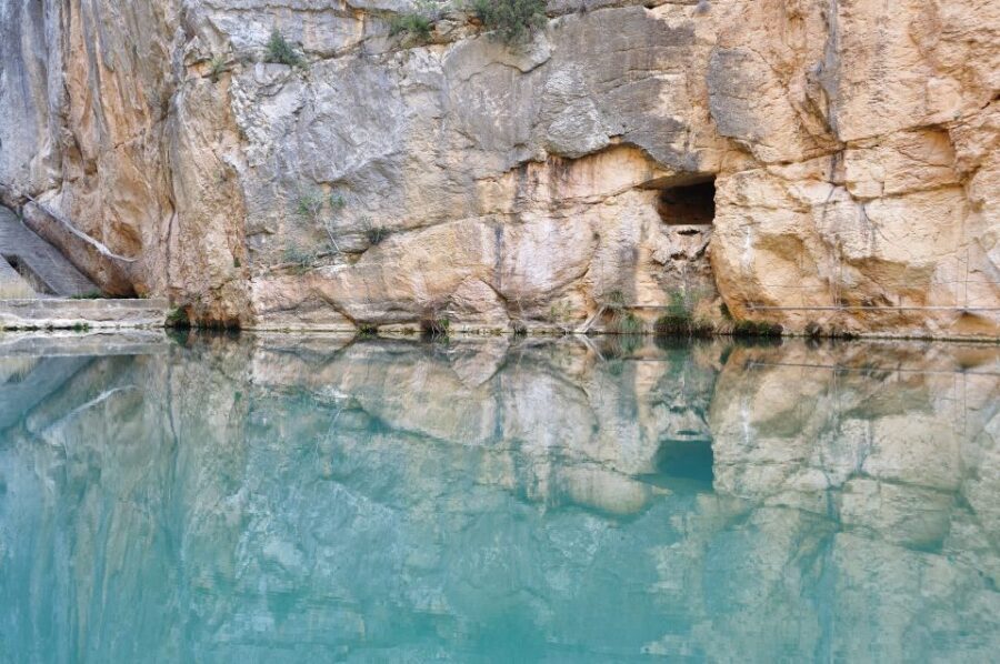 From Costa Blanca: Chulilla and the Hanging Bridges Day Trip - Why the Turia Canyon Bridges Feel So Different