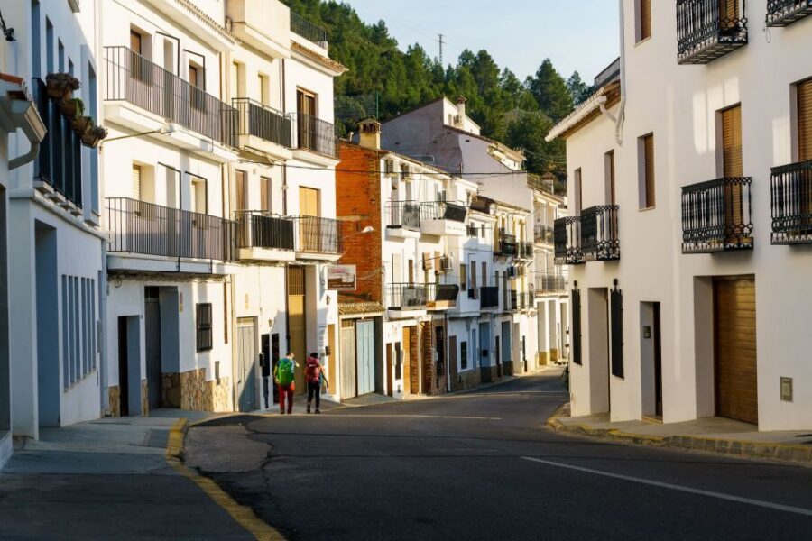 From Costa Blanca: Chulilla and the Hanging Bridges Day Trip - Chulilla’s Moorish Quarter and Castle Ascent: More Than a Photo Stop