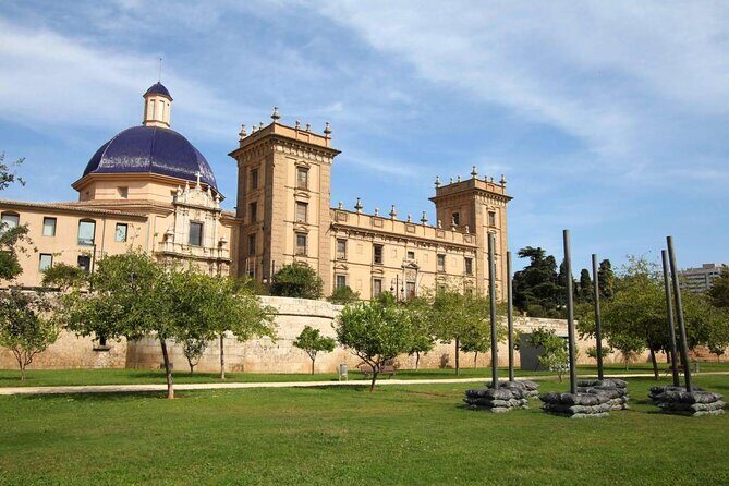 From the Old Town to the City of Arts – Small Group Bike Tour - Key highlights to look for