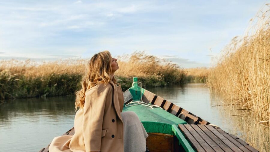 From Valencia: Albufera Day Trip with Boat Tour and Transfer - Gola de Puchol pier: the pause before Palmar’s fishing life