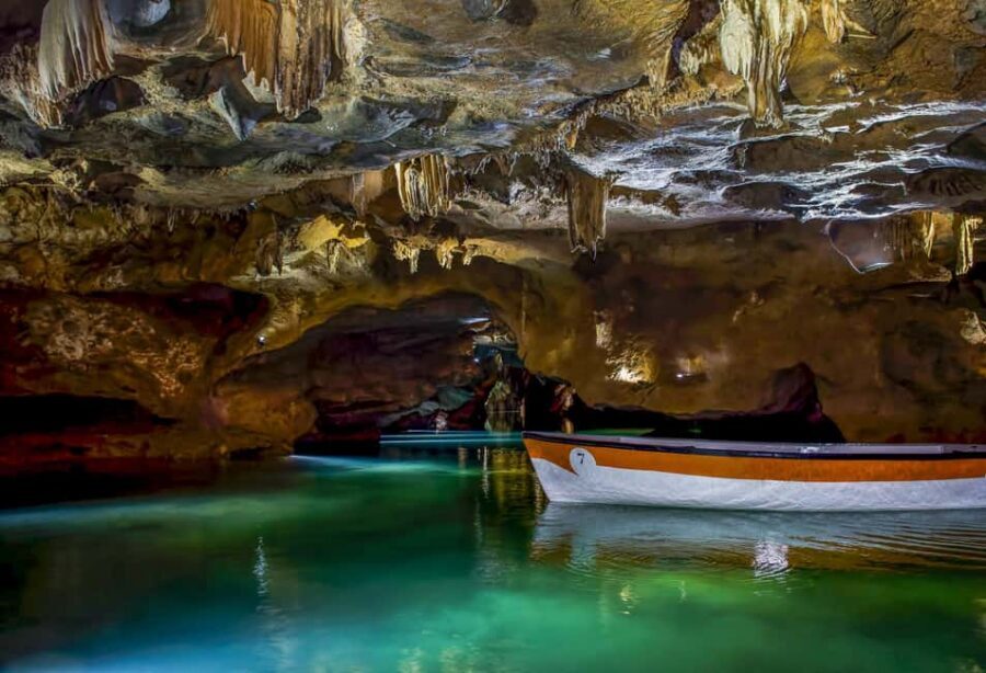 From Valencia: Boat ride through the impressive Caves of Sant Josep. - Entering the Coves de Sant Josep subway river world