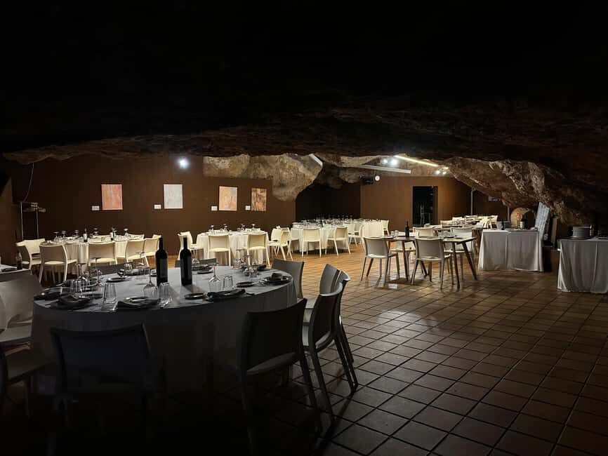 From Valencia: Boat ride through the impressive Caves of Sant Josep. - The boat ride: what to watch for on the crystal-clear water