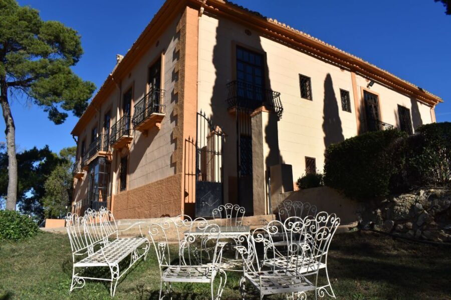 From Valencia: Guided Cheese Factory Tour with Wine Tasting - Logistics and What to Bring for a Smooth 7-Hour Day