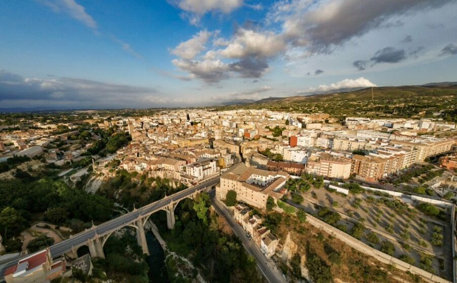From Valencia: Guided Day Trip to Xàtiva and Anna - A great inland day from Valencia: why this pairing works
