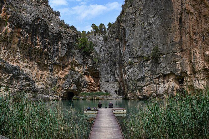 From Valencia: Hiking and Hanging Bridge Adventure in Chulilla - Chulilla’s fortress stop: Castillo de Chulilla views and a chance to slow down