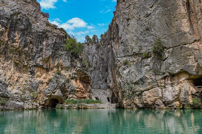 From Valencia: Hiking and Hanging Bridge Adventure in Chulilla - Puentes Colgantes: the hanging bridges walk and what “easy” really means