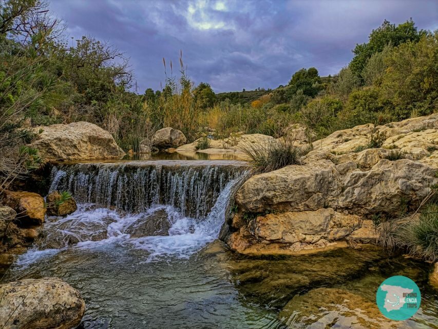 From Valencia: Hiking Tour to Two Stunning Waterfalls - Lunch break: plan for a picnic and a calm reset