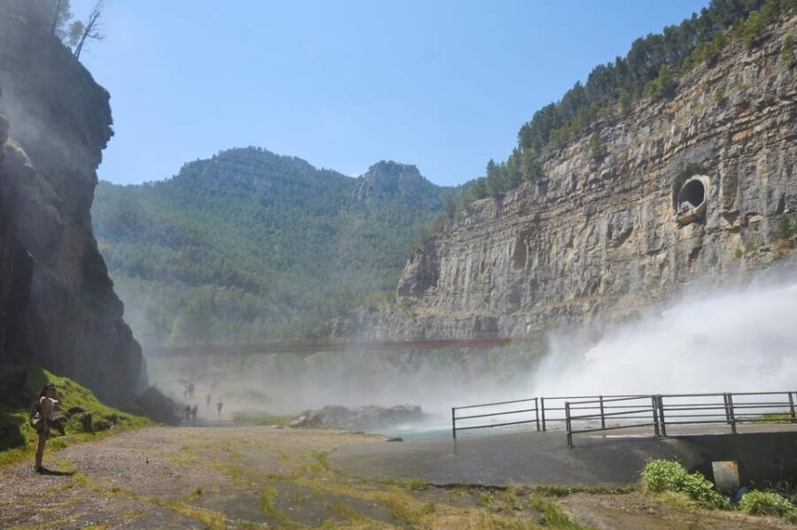 From Valencia: Montanejos Tour with Guided Hike - Valencia to Montanejos: the day-trip rhythm (and why it works)