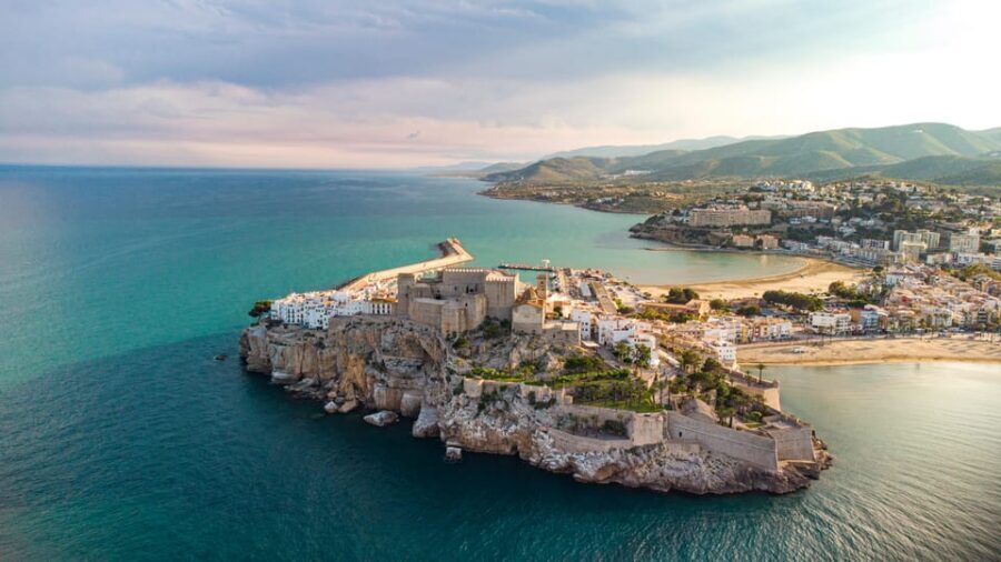 From Valencia: Peniscola Day tour, Game of Thrones - The guided old-town walk: where the story starts to click