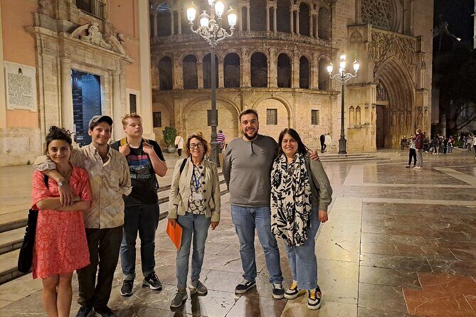 Genuine Valencian tapas tour with a pinch of History - Barrio del Carmen finish at Torres de Quart: the final toast and tapas