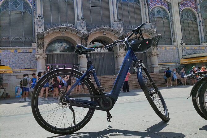 Grand City Bike Tour of Valencia - Old Town Loop: Narrow Streets, Famous Areas, and Quick Context