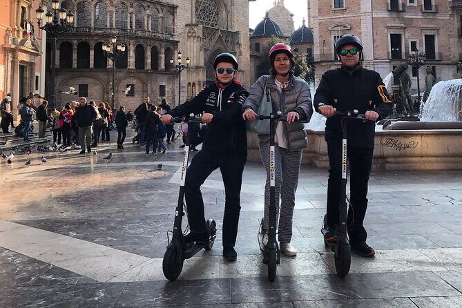 Grand City | Small Group Bike Tour through Top Highlights - The big idea: a 3-hour bike route that actually gives you bearings