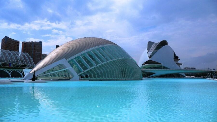Highlights of Valencia: Private Half-Day Tour - Old Valencia alleys: Central Market, Silk Exchange, Cathedral at street level