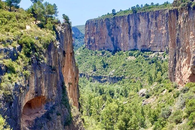 Hike Hanging Bridges and Canyon Túria - Chulilla - OFFICIAL GUIDE - Charco Azul: the swim break (and why it changes the day)