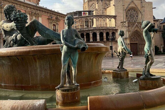 In Love with Valencia: A Self-Guided Tour of its Landmarks - Torres de Serranos: putting the old city wall in context
