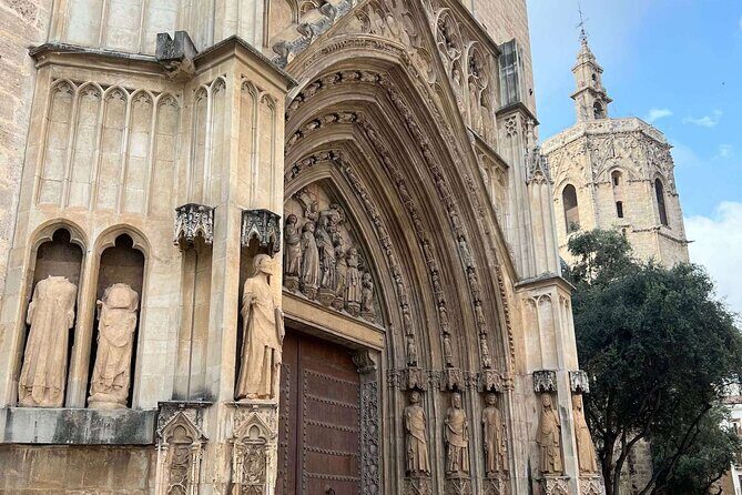 In Love with Valencia: A Self-Guided Tour of its Landmarks - House of Cats: where Valencia feels softer