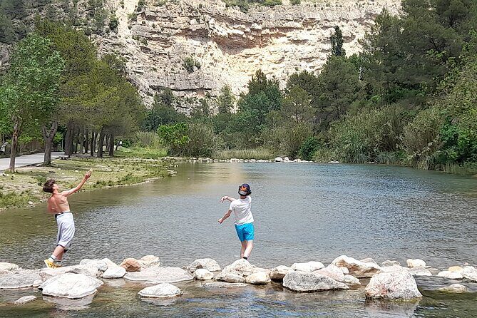 Montanejos: Do an Epic Hike and Swim in Thermal Waters - Picnic With a View: Lunch Break Energy Boost