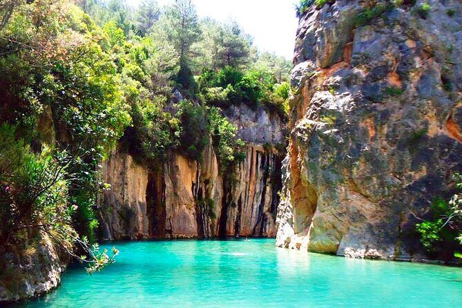 Montanejos Hiking Tour & Thermal Pools from Valencia - From Valencia to Montanejos: the coach ride that sets the tone