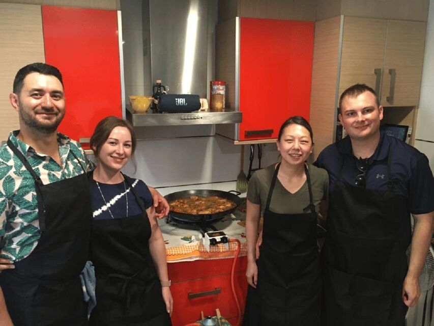 OnlyForYou, Paella Session at a Michelin-trained Chef’s Home - The real 3-hour flow: from first sip to final bite