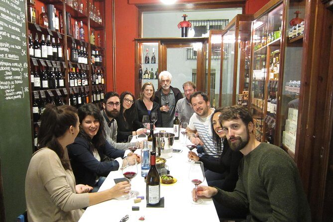 Private premium wine tasting with snacks in Valencia's old town - A 6:00 pm wine lesson in Valencia old town plazas