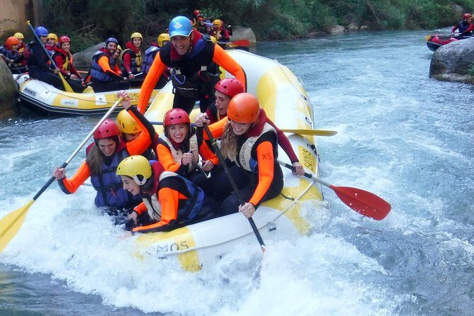 Rafting white water in Montanejos 1h Valencia - The Route Moves: Stops, Commands, and a Few Surprises
