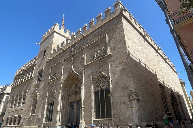 Savor Spain: Your Ultimate Tapas Tour Guide - Group Size and Pace: How 3.5 Hours Feels in Real Life