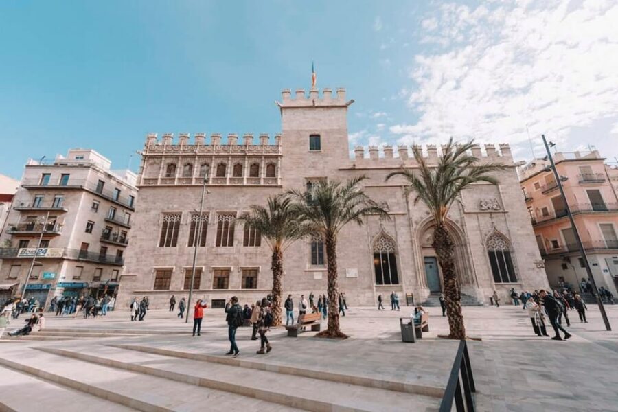 Secret Valencia Experience: The City and Its Flavors - Plaça de la Verge: Cathedral, Basilica, and the Turia fountain