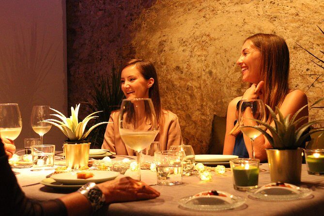 Shore Excursion: City Tour with Tapas in 11th Century Monument - Old Town with a guide: the styles you can spot in minutes