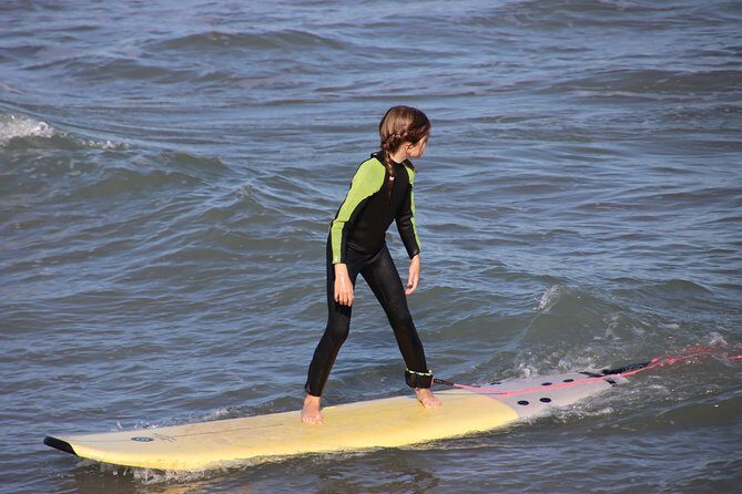 Surf lesson on Valencia beach - In the ocean: how the instruction feels in a real group