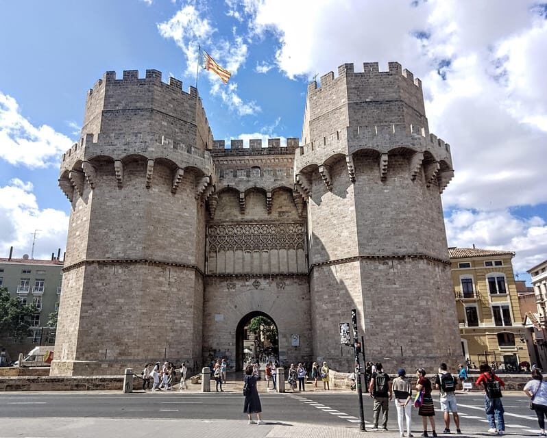 TAPAS GASTRONOMIC TOUR - Llotja de la Seda views plus regional food