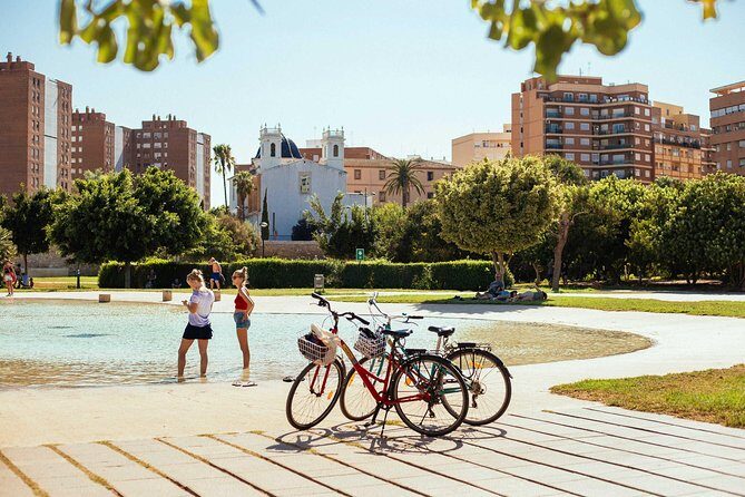 The Beauty of Valencia by Bike: Private Tour - City of Arts and Sciences: futuristic architecture plus cool fountains