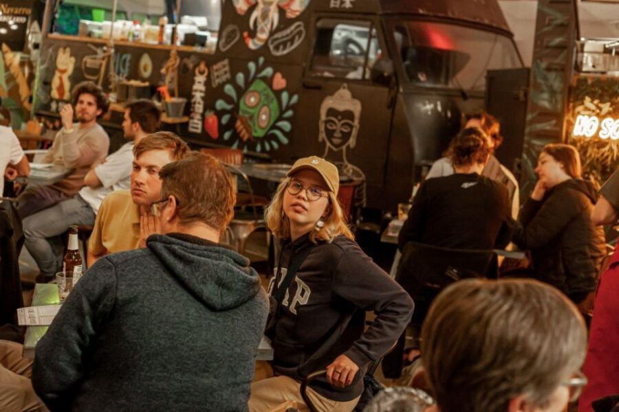 The Biggest Pub Quiz in Valencia - How the 2.5-Hour Night Flows: Teams, Matching, and the Start