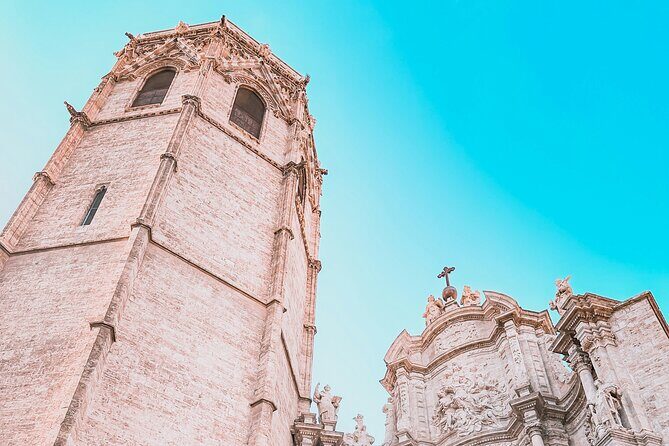 The Essentials of Valencia in a Guided Tour - Plaça de la Reina viewpoints: quick angles on a big landmark
