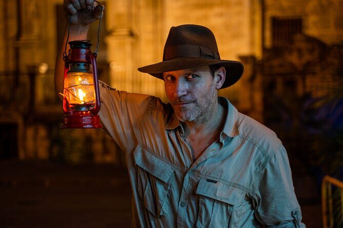 The Holy Grail with Indiana Jones - Plaça del Col·legi del Patriarca: the stuffed crocodile and whip/knife theatrics