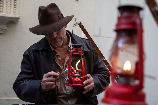 The Holy Grail with Indiana Jones - Carrer de l’Abadia de Sant Martí: Café Madrid, Agua de Valencia, and the Last Supper fresco