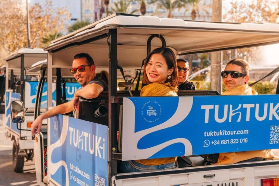 Valencia: 2-hour City Highlights Guided Tuk-Tuk Tour - Puerta del Mar and Puente de las Flores: first stop, quick city orientation