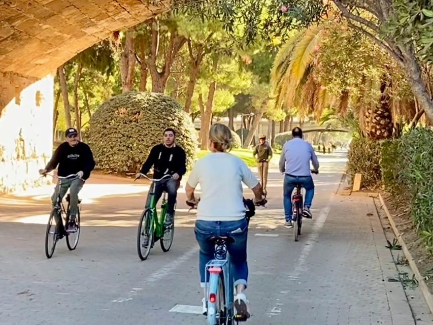 Valencia: 2-in-1 Biking and Walking Audio-Guided Route - Biking Valencia through Turia Park, Albufera, Russafa, and the coast