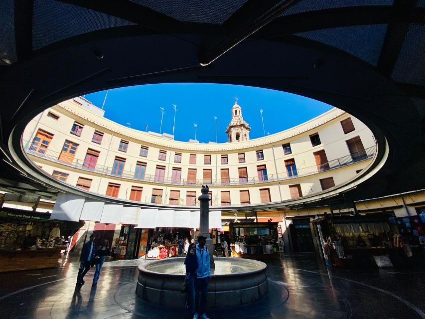 Valencia: 2-in-1 Biking and Walking Audio-Guided Route - Where the ride takes you: City of Arts and Sciences, Cabanyal, and the beachfront chain